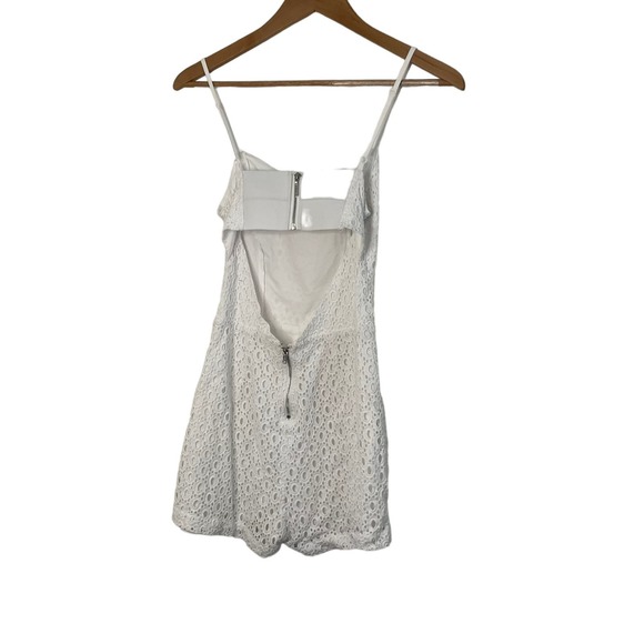 Guess white spaghetti strap lace shorts romper with V-neck and low back - 0 - Picture 6 of 9